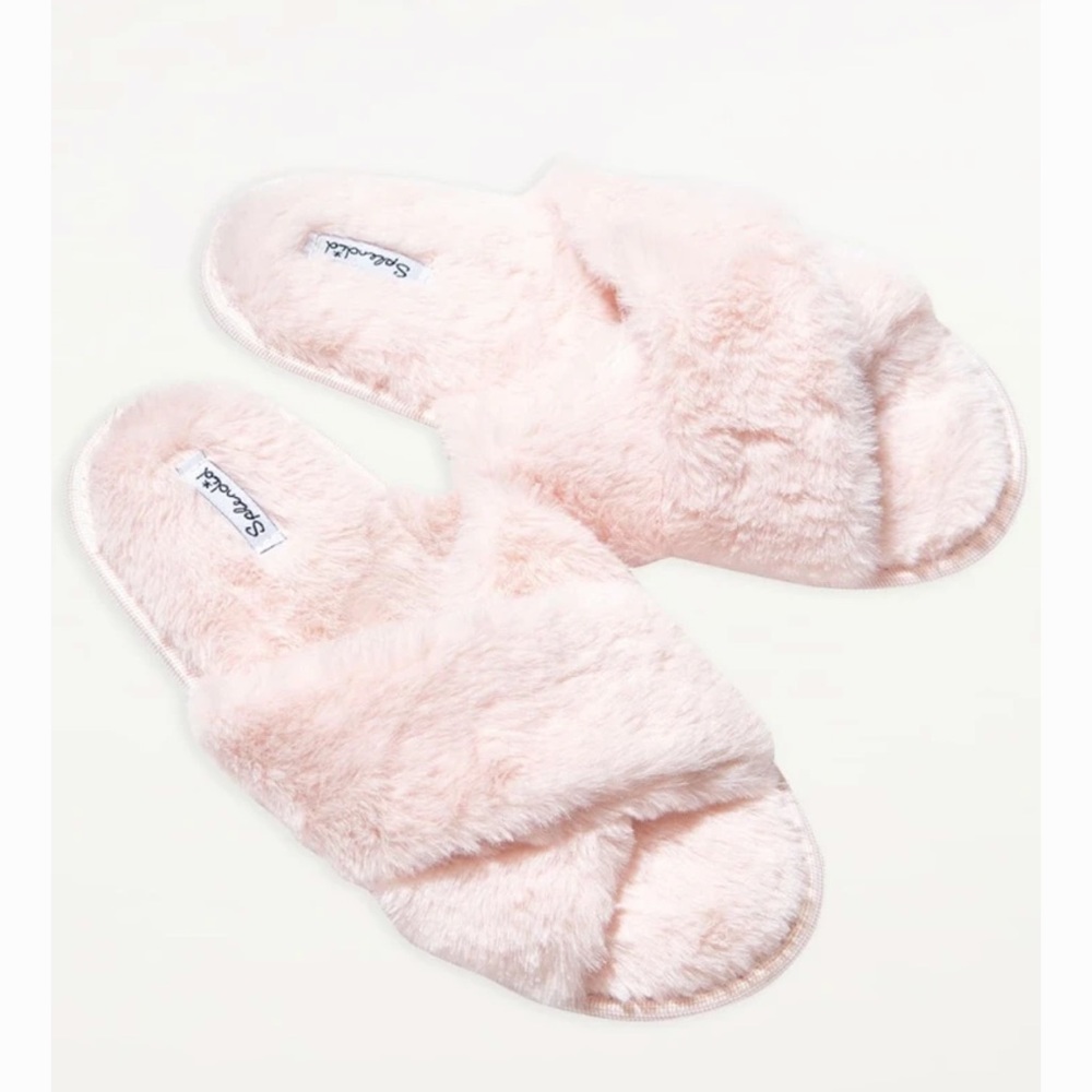 Splendid faux fur slippers